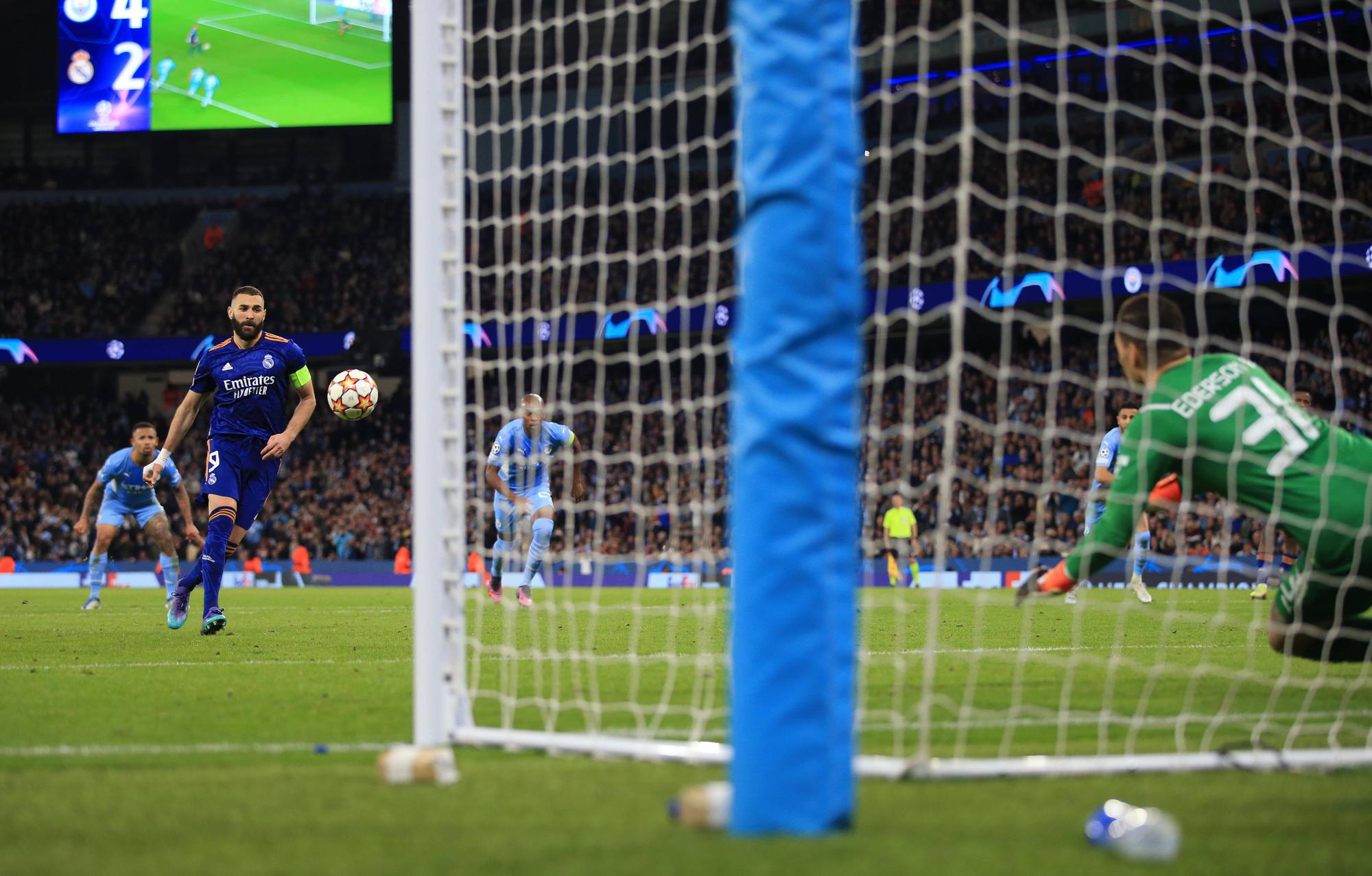 Benzema a transformé son penalty d'une panenka. [IMAGO/Offside Sports Photography - Simon Stacpoole]