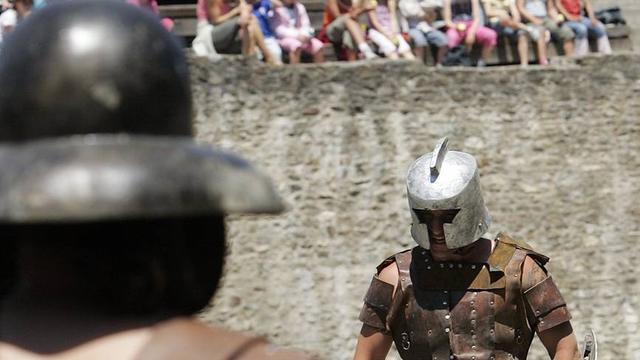 Reconstitution d'un combat de gladiateurs. [Keystone - Olivier Maire]