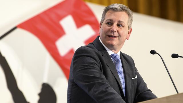 Le président de l'UDC Marco Chiesa a critiqué vertement, samedi à Reconvilier (BE) devant les délégués du parti, la politique d'approvisionnement énergétique de la Suisse. [Keystone - Anthony Anex]