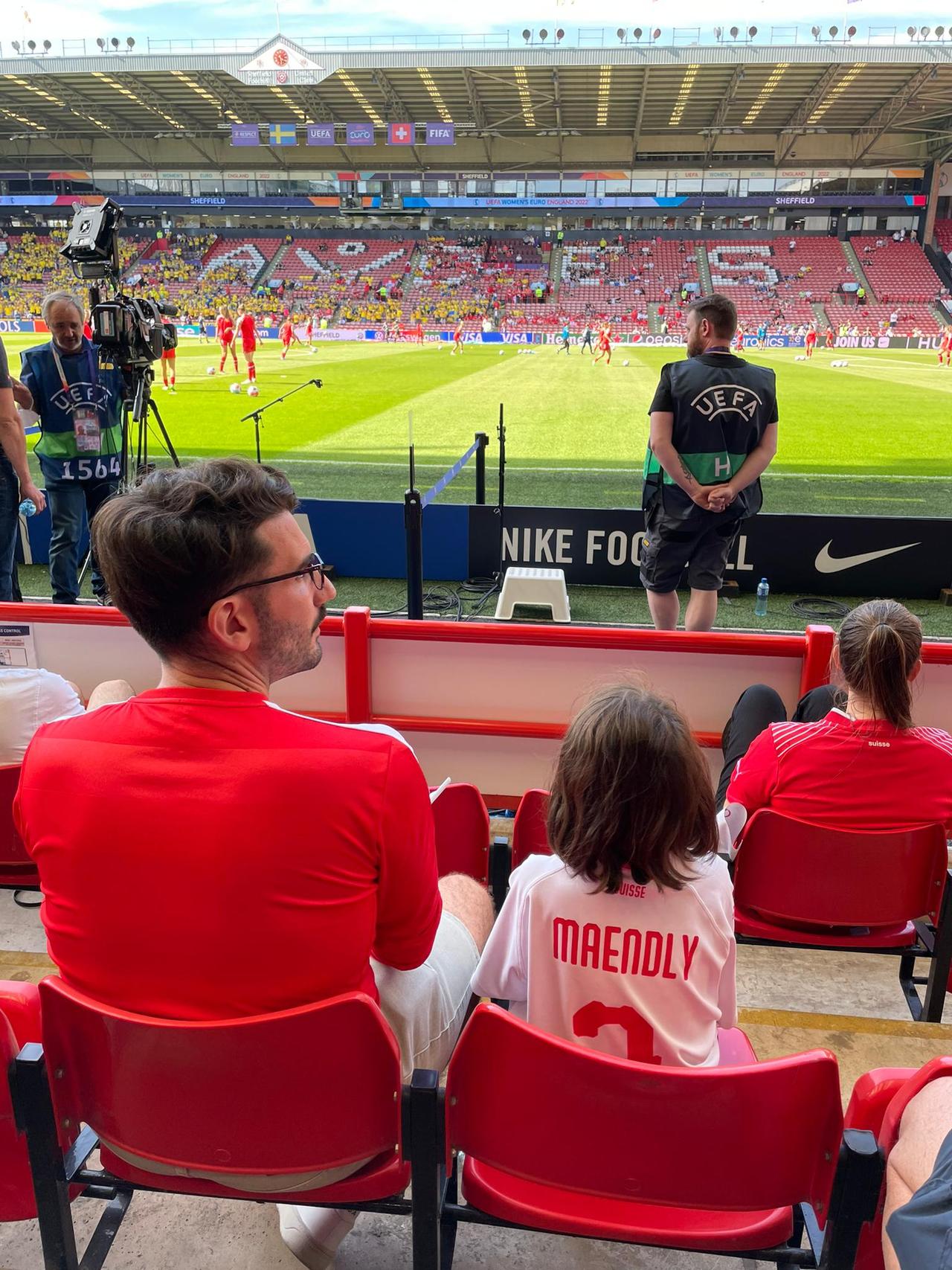 Davide et Stella à Bramall Lane avant le début du match. [S. Renna]