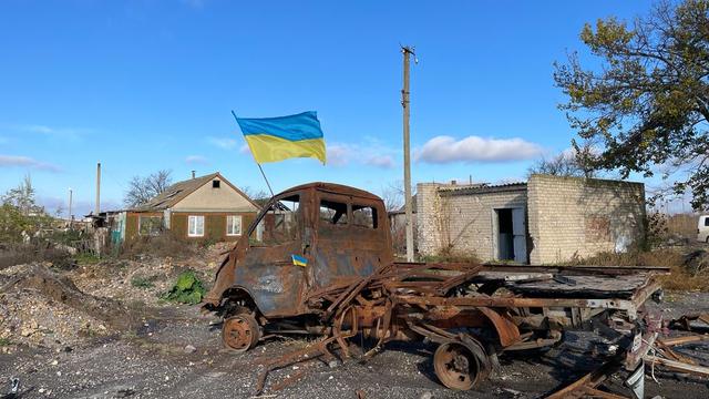 L'entrée du village d'Oleksandrivka, dans l'oblast de Kherson, repris par l'armée ukrainienne le 10 novembre 2022. [RTS - Tristan Dessert]