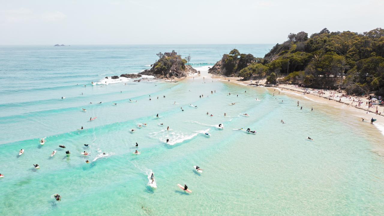 Avec ses eaux limpides, Byron Bay est un paradis des surfeurs. [Pexels - Ricardo Flores]