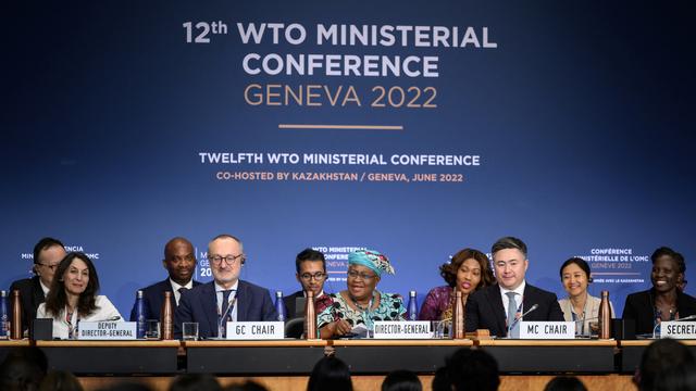 Les ministres des 164 pays membres, réunis au siège de l'OMC à Genève, ont négocié toute la nuit pour parvernir à un accord historique à l'aube. [Reuters - Fabrice Coffrini]