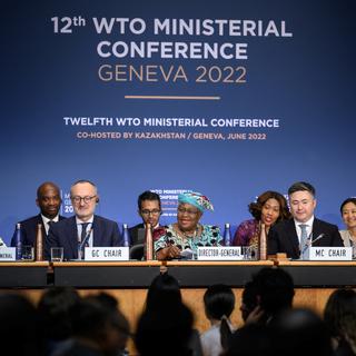 Les ministres des 164 pays membres, réunis au siège de l'OMC à Genève, ont négocié toute la nuit pour parvernir à un accord historique à l'aube. [Reuters - Fabrice Coffrini]