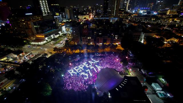 L'abrogation de la "section 377A" du code pénal singapourien était un cheval de la bataille de la communauté LGBT, ici lors son rassemblement annuel "Pink Dot" en 2019. [Reuters - Feline Lim]