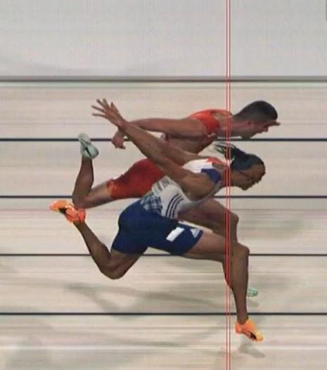 Photo-finish folle pour ce 110m haies.