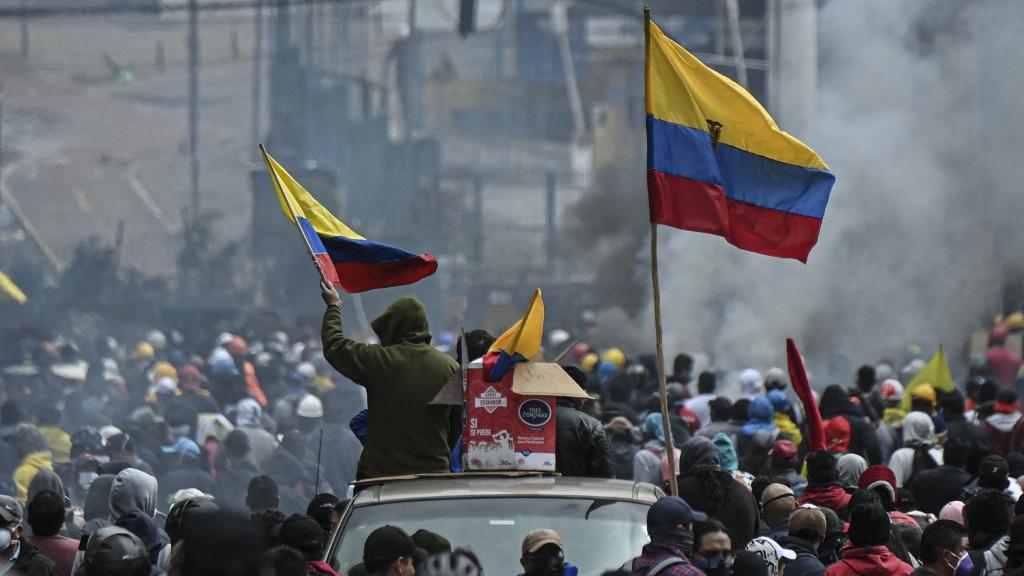 De nouveaux affrontements ont repris à Quito. [AFP - Martin Bernetti]