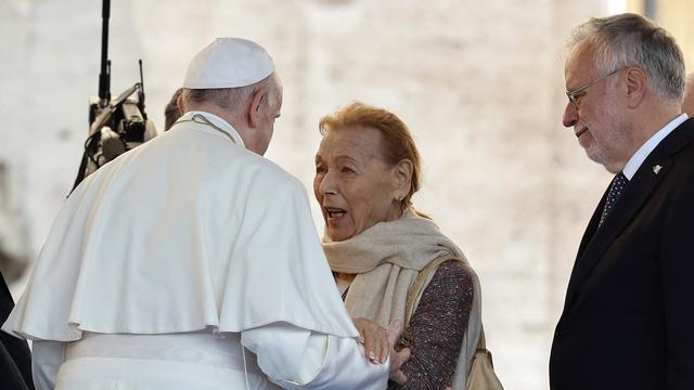 Edith Bruck a rencontré le pape François. [ANADOLU AGENCY VIA AFP - RICCARDO DE LUCA]