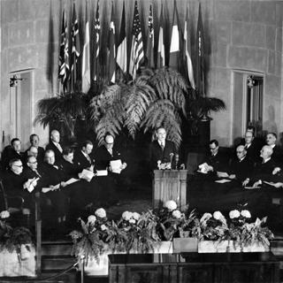 La cérémonie de signature de création de l'Otan, le 4 avril 1949. [AFP]