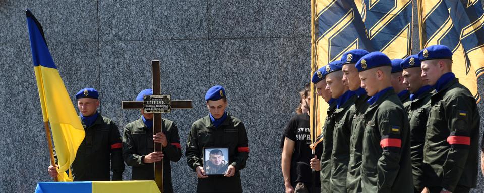 Le classement par la Russie du bataillon Azov comme groupe terroriste inquiète Amnesty International. [AFP - YURIY DYACHYSHYN]