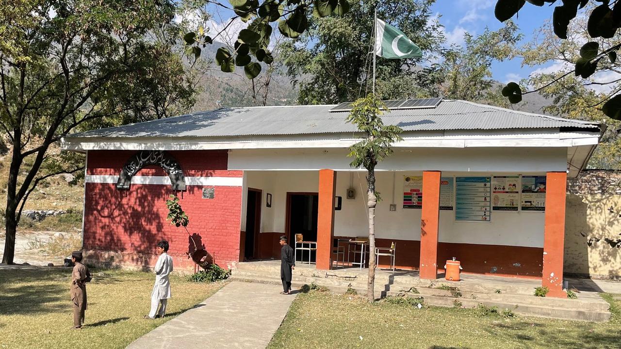 Ecoles et ponts réparés par la Suisse au Pakistan après les inondations [Swiss Humanitarian Aid Unit]