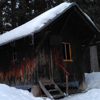 Un des nombreux refuges perdus dans les neiges du Jura à deux pas de la vallée de Joux. Mais est-ce le bon ? [Christophe Canut]