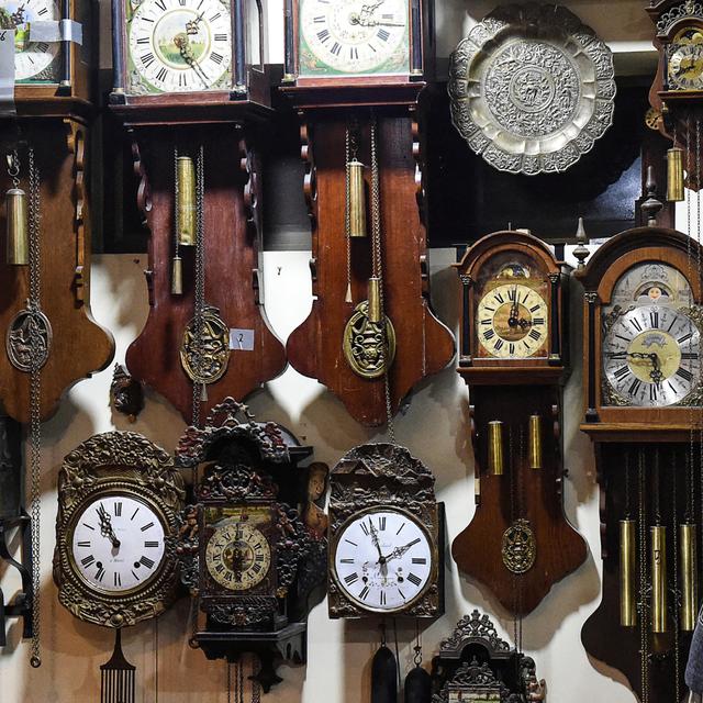 Des horloges. [AFP - Banaras Khan]