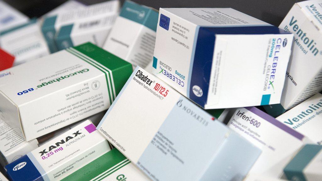 Les écarts de prix des médicaments entre la Suisse et l'étranger augmentent. [Keystone - Peter Schneider]