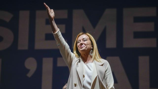 Giorgia Meloni et son parti Fratelli d'Italia assistent au rassemblement de clôture de la coalition des droites en Italie, le 22 septembre 2022. [KEYSTONE - Gregorio Borgia / AP Photo]