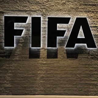 Dans le jugement en appel sur les droits TV de la FIFA, le Tribunal pénal fédéral condamne Jérôme Valcke à 11 mois de prison avec sursis pour faux dans les titres. [Keystone - Steffen Schmidt]