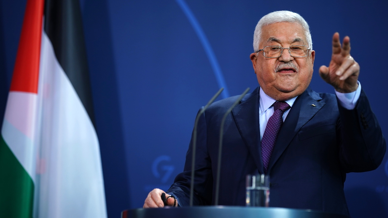 Mahmoud Abbas lors de sa conférence de presse avec Olaf Scholz à Berlin, 16.08.2022. [EPA/Keystone - Clemens Bilan]