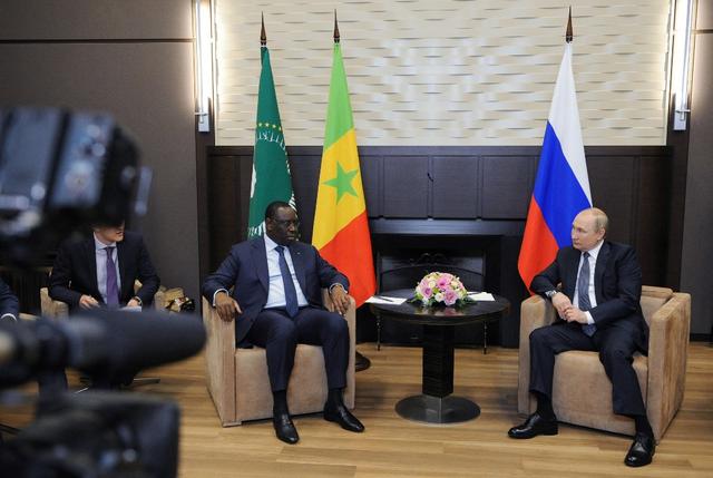 Macky Sall a rencontré Vladimir Poutine à Sotchi. [AFP - Mikhail Klimentyev]