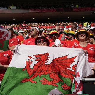 Supporters de l'équipe du Pays de Galles au Mondial du Qatar. [Ap Photo/Keystone - Alessandra Tarantino]