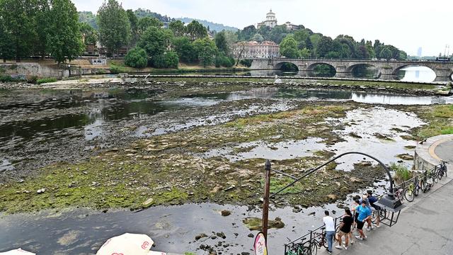 Le Pô est presque à sec à Turin, ce 21 juin 2022. [Keystone - Alessandro Di Marco]