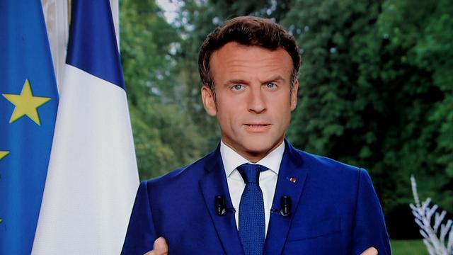 Le président français Emmanuel Macron a reconnu mercredi soir "les fractures" montrées par les législatives. "Nous devons apprendre à gouverner et légiférer différemment", a-t-il affirmé. [AFP - LUDOVIC MARIN]