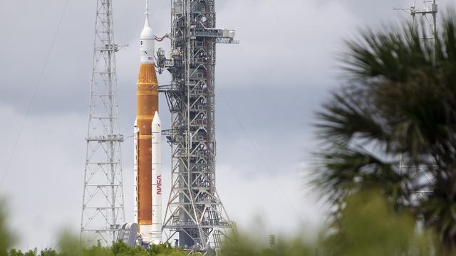 La fusée Orion du programme spatial Artemis de la NASA prête au décollage au Kennedy Space Center en Floride. [EPA - Joel Kowsky - Keystone]