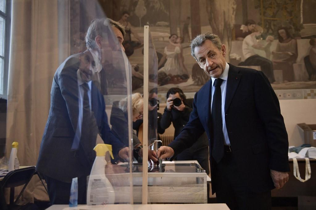 Nicolas Sarkozy a voté à Paris. [AFP - Julien de Rosa]