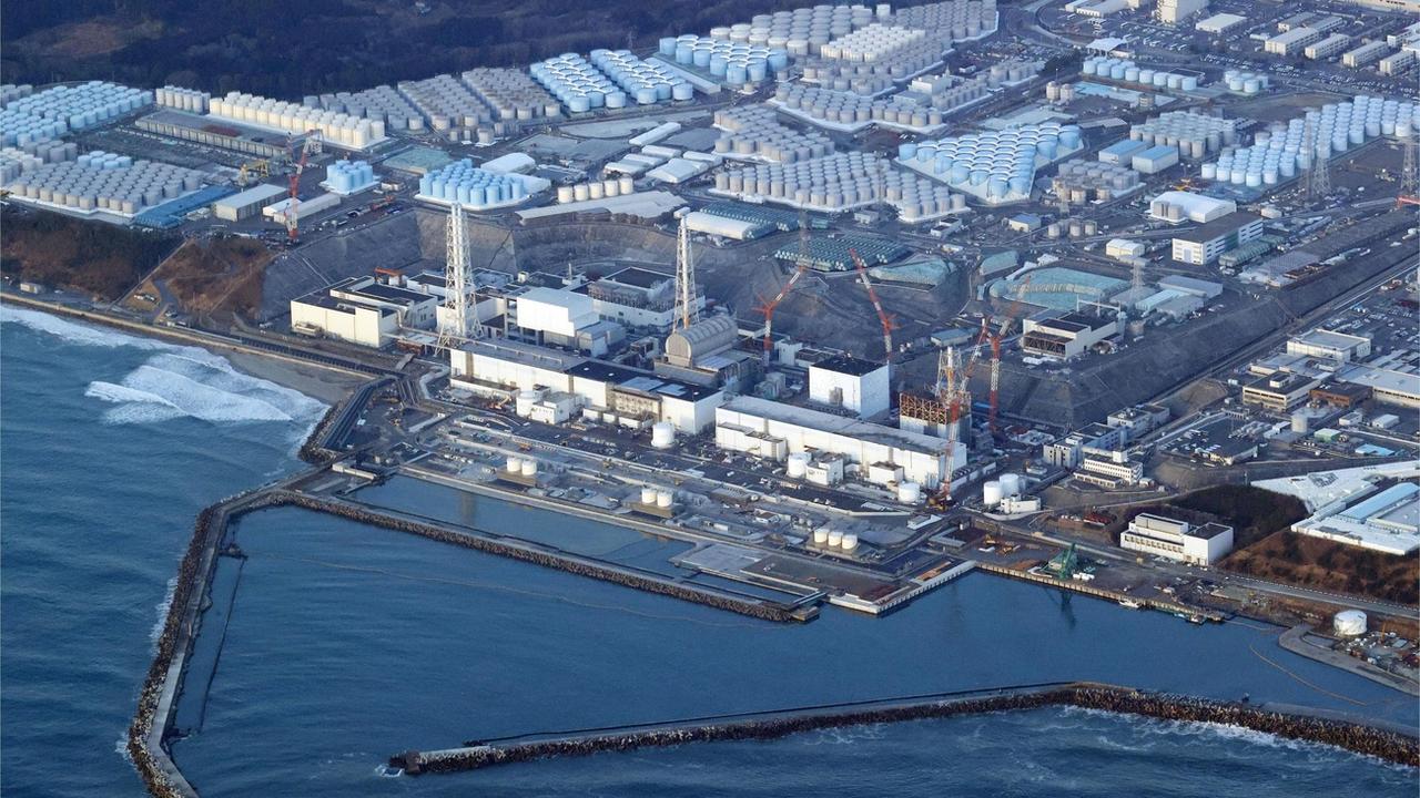 Vue aérienne de la centrale de Fukushima. [Keystone - Shohei Miyano/Kyodo News via AP]