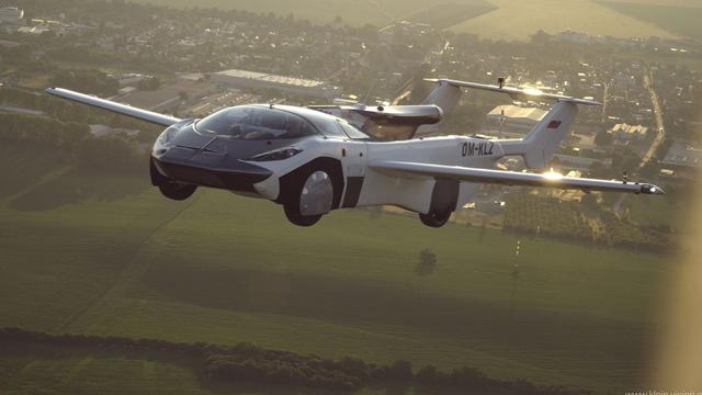 La voiture volante slovaque Aircar obtient un premier feu vert pour s'envoler. [Kleinvision - Kleinvision]