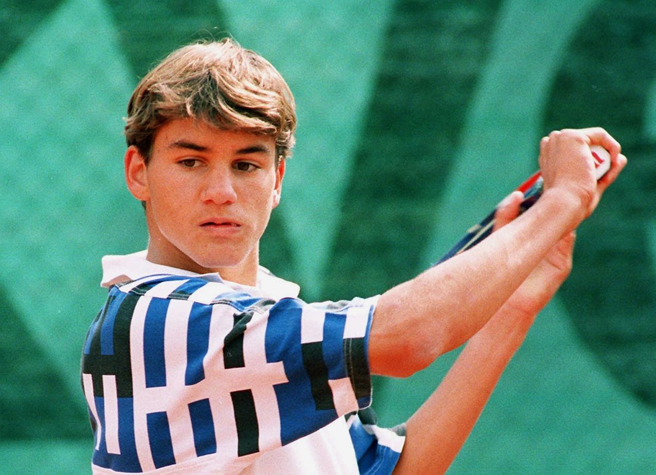 Roger Federer à la World Youth Cup à Zurich, le 12 septembre 1996, un an avant de gagner ses premiers points ATP à Bossonnens. [KEYSTONE - STR]