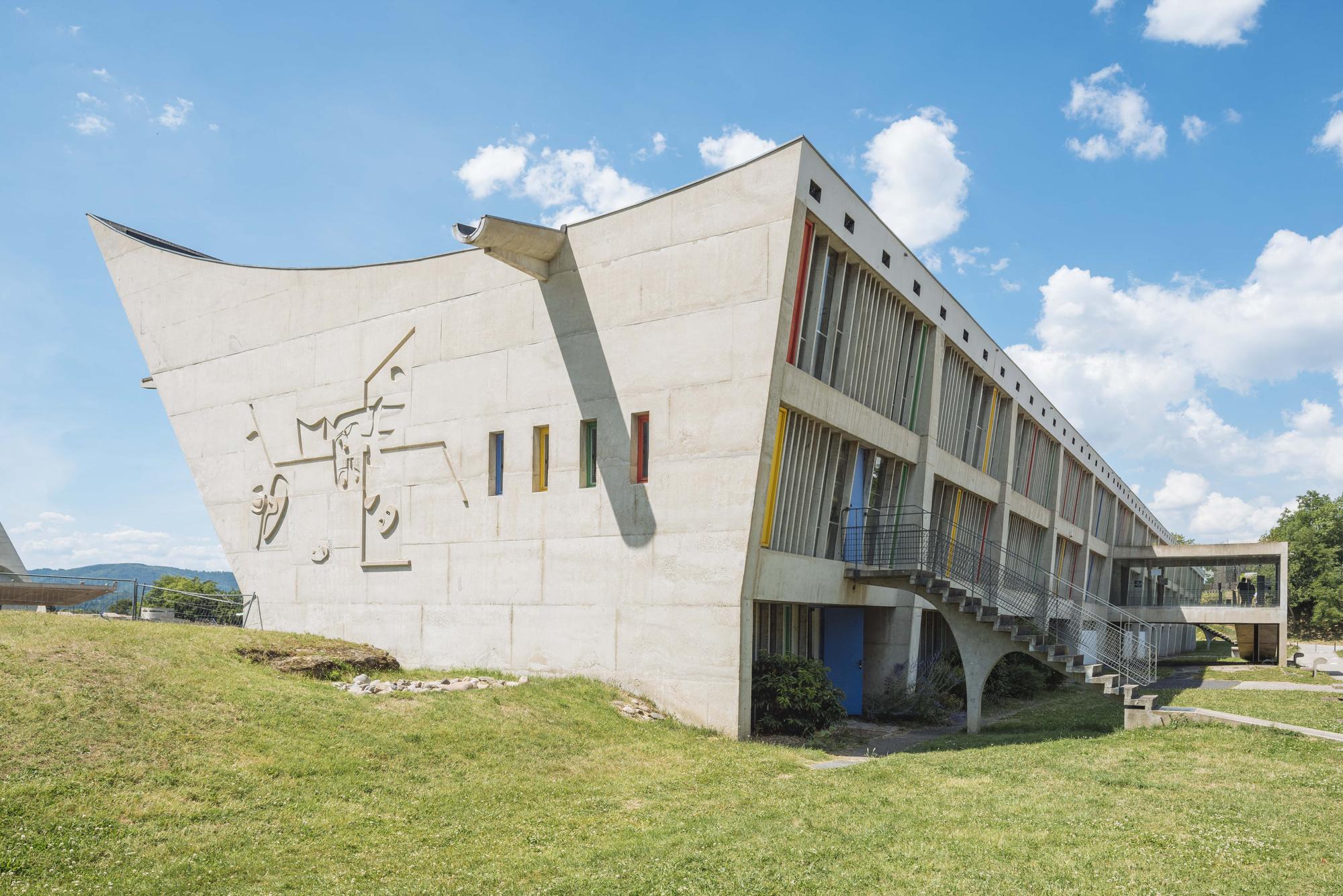Construite de 1961 à 1965, la Maison de la Culture à Firminy, en France, a été dessinée par Le Corbusier. [HANS LUCAS VIA AFP - PIERRE ANTOINE PLUQUET]