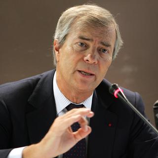 Le financier français Vincent Bolloré fait un point lors d'une conférence de presse tenue à Paris, jeudi 20 mars 2008. [AP Photo/KEYSTONE - Remy de la Mauviniere]
