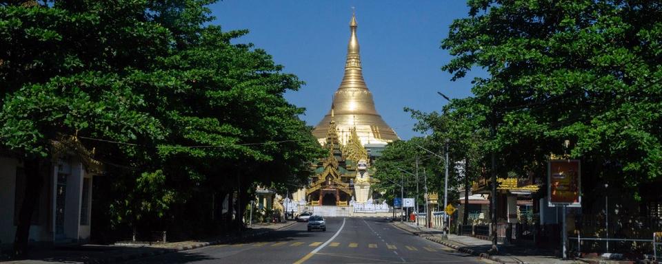 Les rues de Rangoon en décembre 2021, alors que se tenait une "manifestation silencieuse" contre la junte. [STR / AFP]