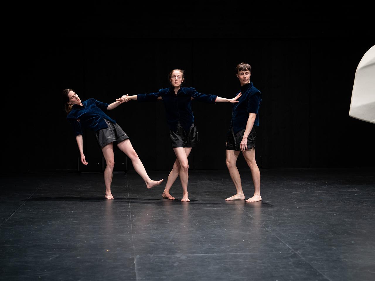 "Les Porte Voix" de Yasmine Hugonnet. [Cie Arts Mouvementés - Anne Laure Lechat]