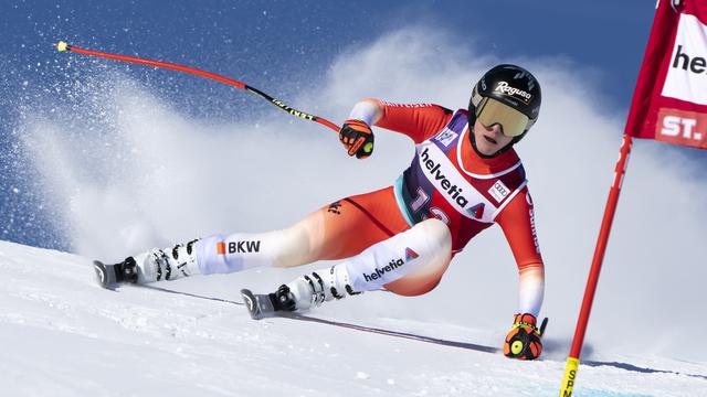 La skieuse suisse Lara Gut-Behrami en train de concourir au Super-G à St-Moritz. [Keystone - Jean-Christophe Bott]