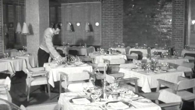 La salle du restaurant Mövenpick à Genève en 1958. [RTS]