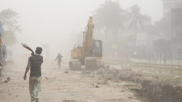 Dacca au Bangladesh reste l'une des villes les plus polluées du monde. [Monirul Alam]