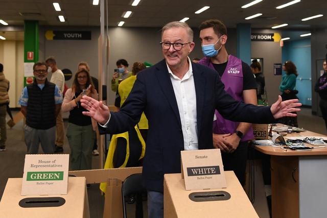 Anthony Albanese a voté à Marrickville, dans la banlieue de Sydney. [Reuters - Lukas Coch]