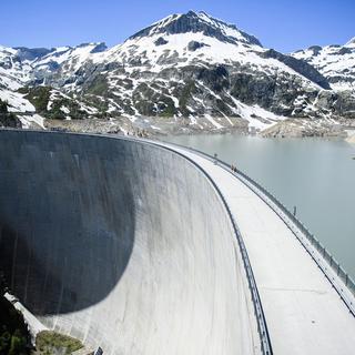 Le barrage d'Emosson en Valais, photographié le 20 juillet 2016. [Keystone - Manuel Lopez]