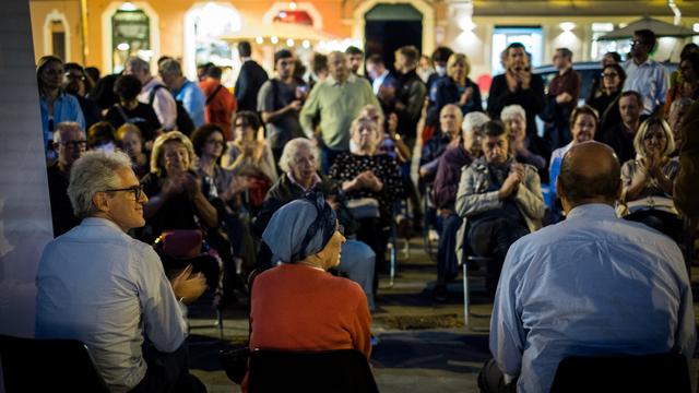 Une réunion avec les candidats du Parti démocrate dans la région de Rome le 19 septembre 2022. [AFP - Andrea Ronchini/NurPhoto]