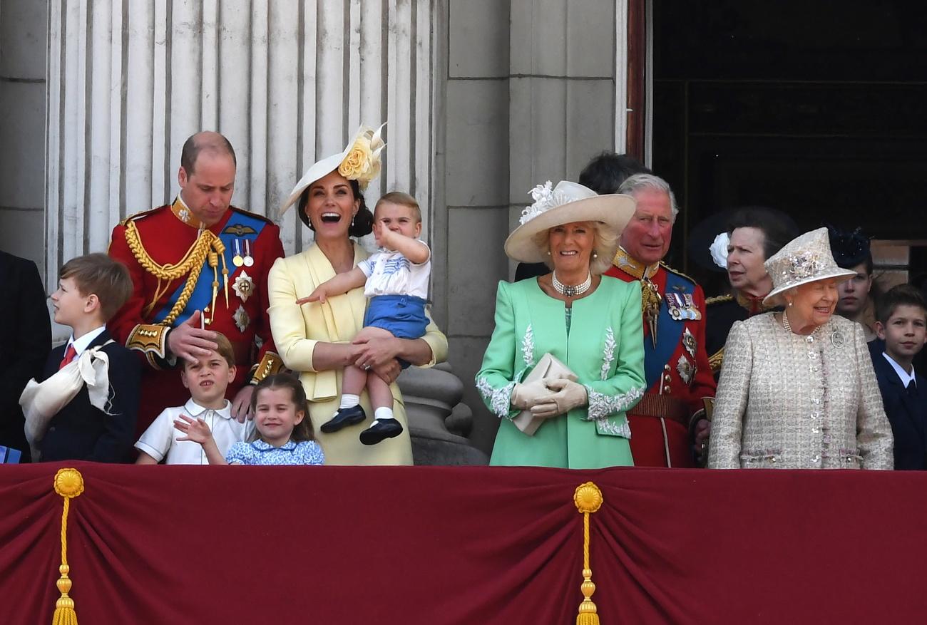 La famille royale britannique au balcon de Buckingham Palace. [Keystone - EPA/Neil Hall]