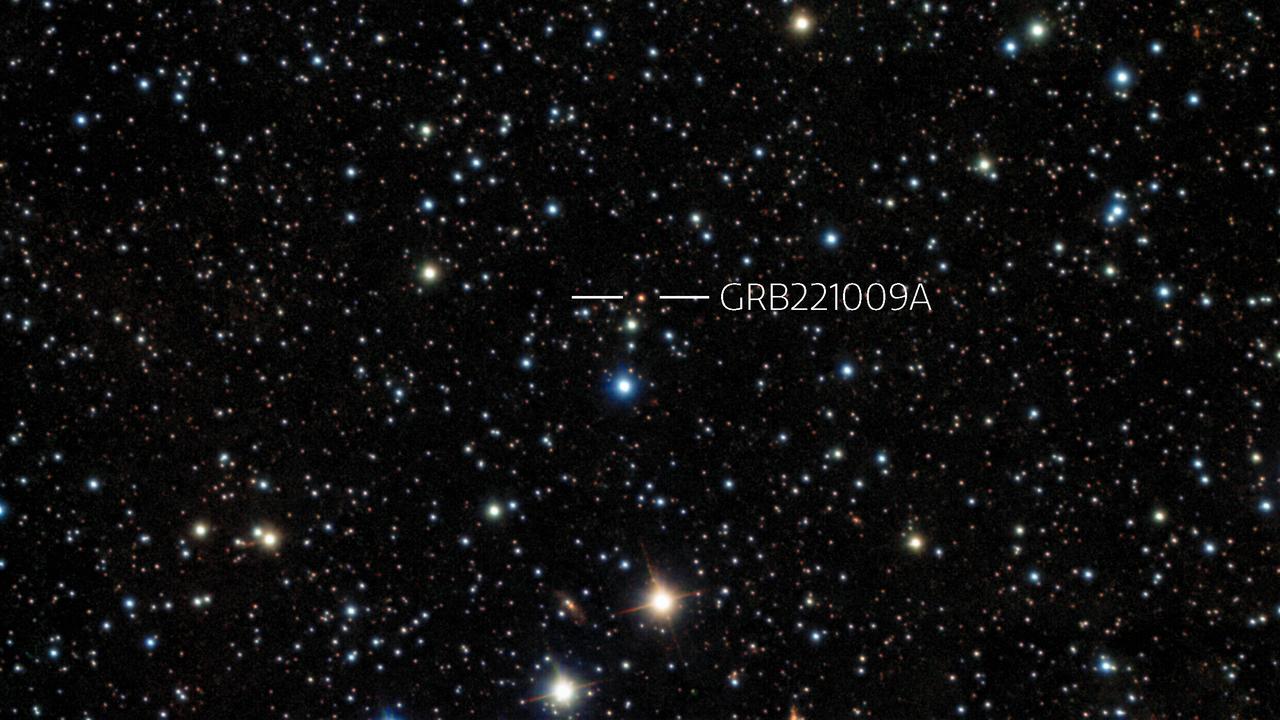 Le flash record de rayons gamma produit par GRB221009A saisi au matin du 14 octobre 2022 par le télescope de l'observatoire Gemini Sud, au Chili. [Image processing: T.A. Rector (University of Alaska Anchorage/NSF's NOIRLab), M. Zamani & D. de Martin (NSF's NOIRLab) - International Gemini Observatory/NOIRLab/NSF/AURA/B. O'Connor (UMD/GWU) & J. Rastinejad & W Fong (Northwestern Univ)]