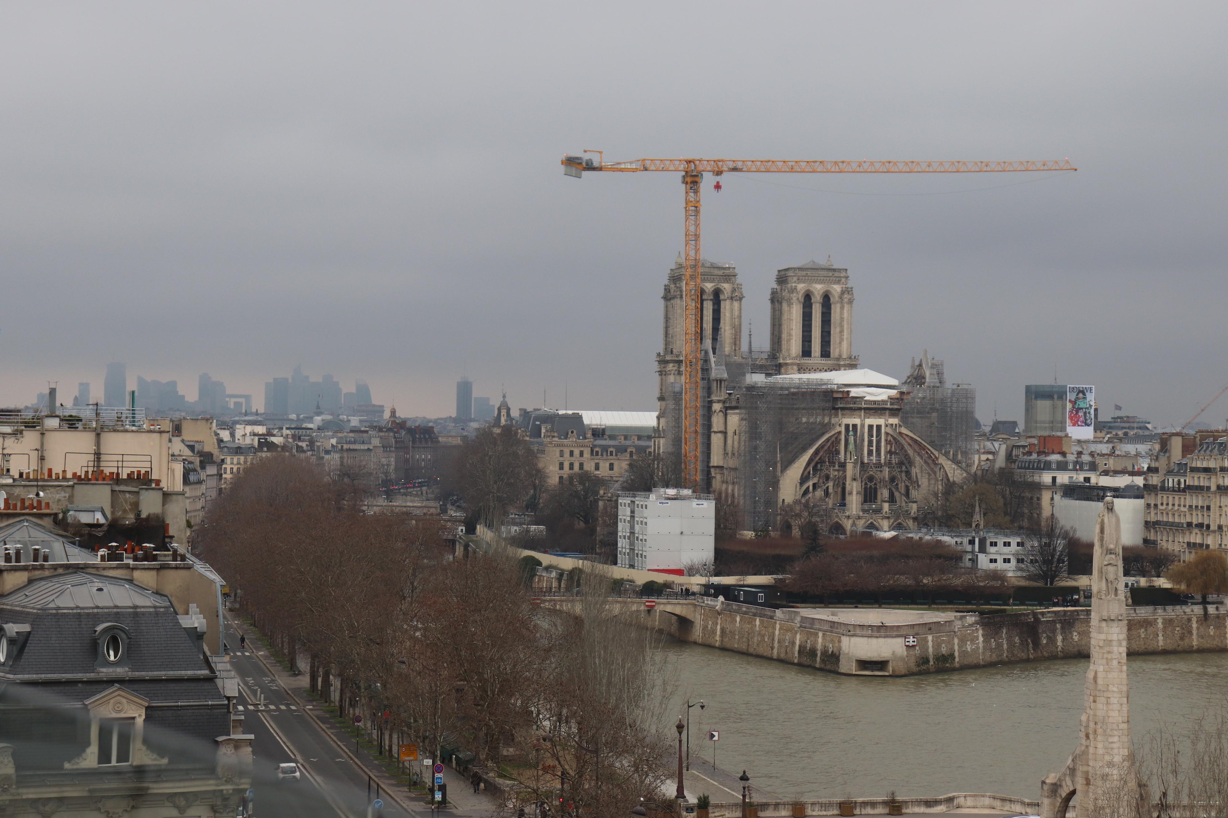 Vue sur le chantier de Notre-Dame de Paris, le 16 janvier 2022. [RTS - VALENTIN JORDIL]