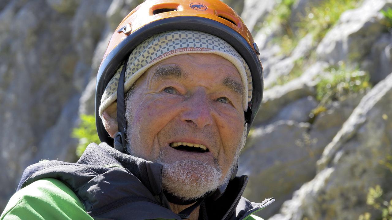 Marcel Rémy en 2017, à 94 ans, durant l'ascension du Miroir d'Argentine. [Keystone/Mammut - Claude Remy]