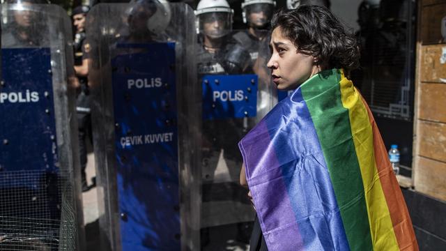 Dizaines d'arrestations en Turquie lors de la Marche des Fiertés à Istanbul. [Keystone - Erdem Sahin]