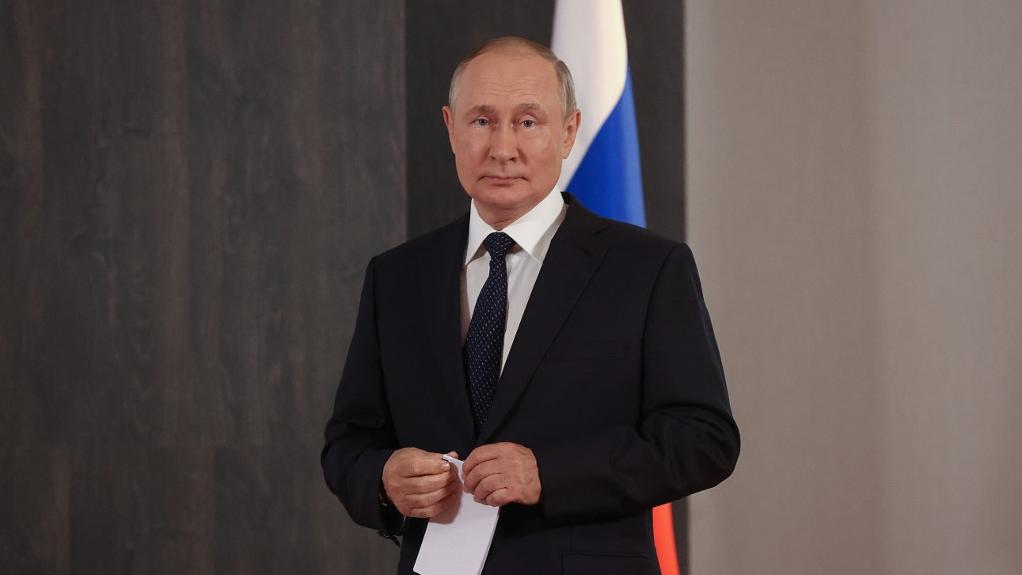 Vladimir Poutine dénonce les efforts visant à créer un "monde unipolaire". [AFP - ALEXANDR DEMYANCHUK]
