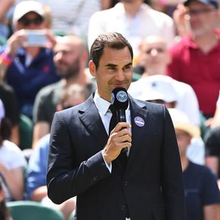 Roger Federer a été longuement ovationné par le public de Wimbledon. [Andy Rain]