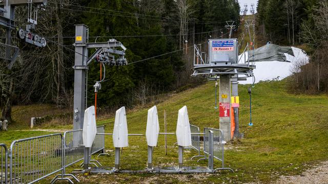 Téléski de Sainte-Croix-Les Rasses (VD), dimanche 25.12.2022. [Keystone - Jean-Christophe Bott]