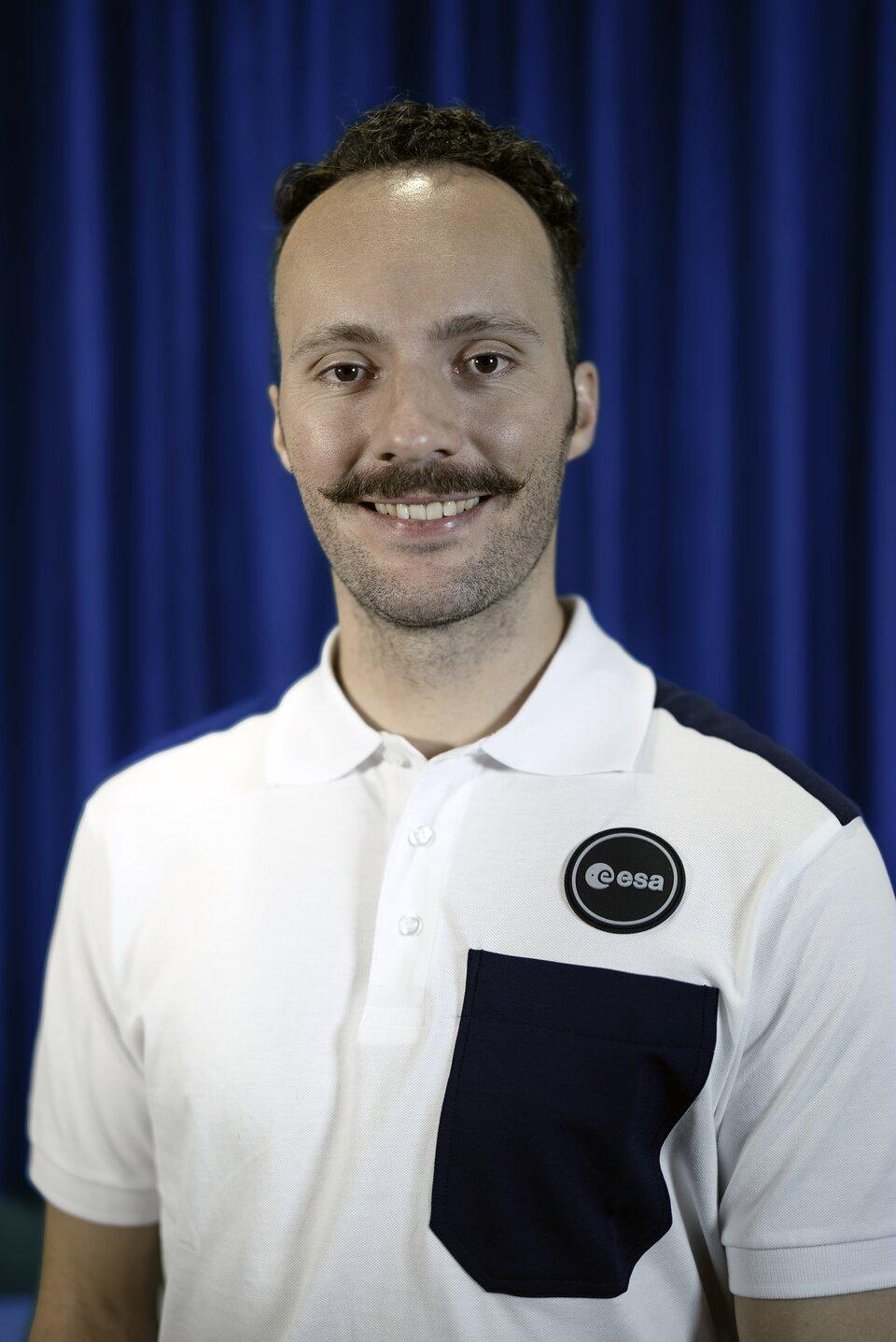 La photo officielle de l'astronaute de l'ESA Marco Sieber, de la volée 2022. [ESA]
