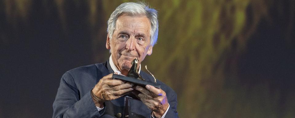 Le réalisateur grec Konstantínos Gavrás alias Costa-Gavras  a reçu un Léopard d'honneur le 11 août 2022 à Locarno. [Keystone - Urs Flueeler]